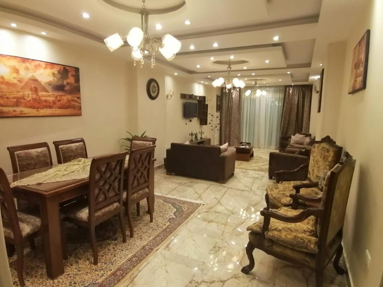 Meret Palace Apartment